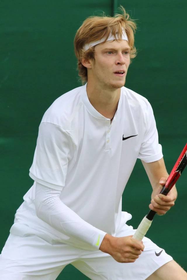 受多重因素 受多重因素